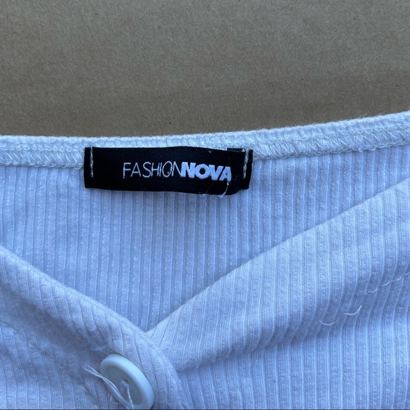White fashion nova crop top - Picture 2 of 2